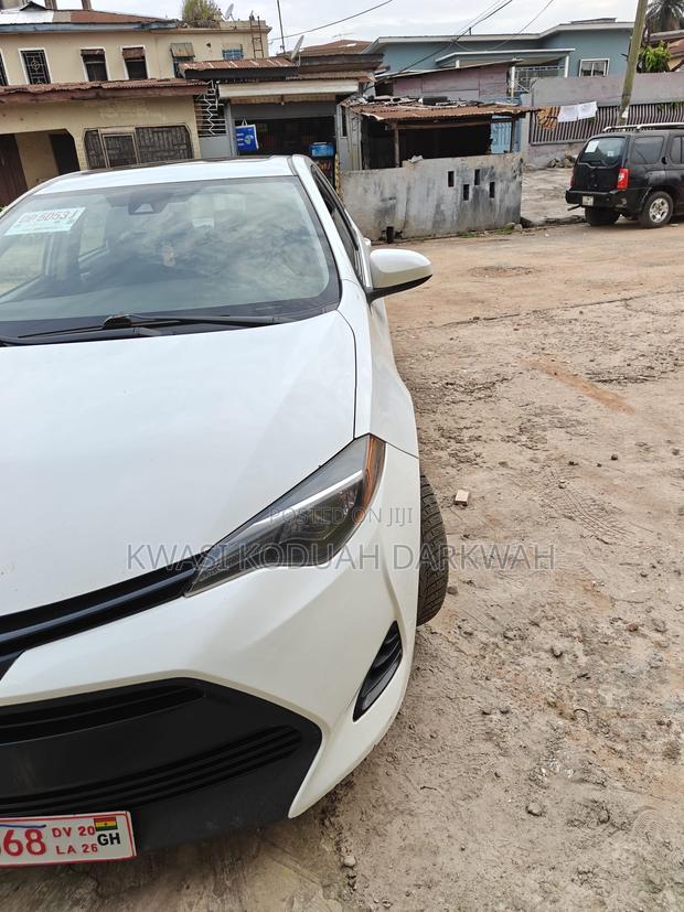 Toyota Corolla LE 4dr Sedan (1.8L 4cyl CVT) 2017 White