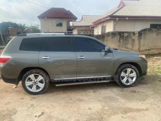 Toyota Highlander 2013 Green
