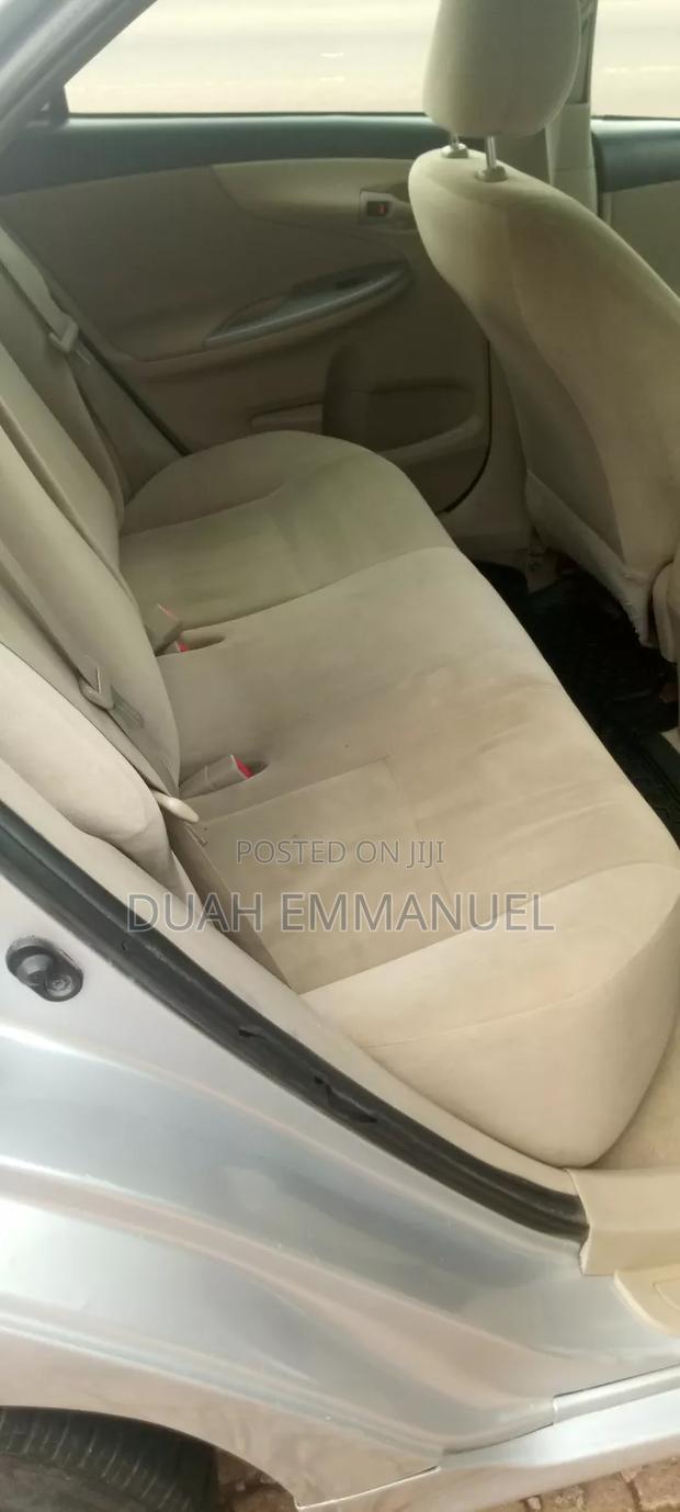 Toyota Corolla LE 4dr Sedan (1.8L 4cyl 4A) 2013 Silver