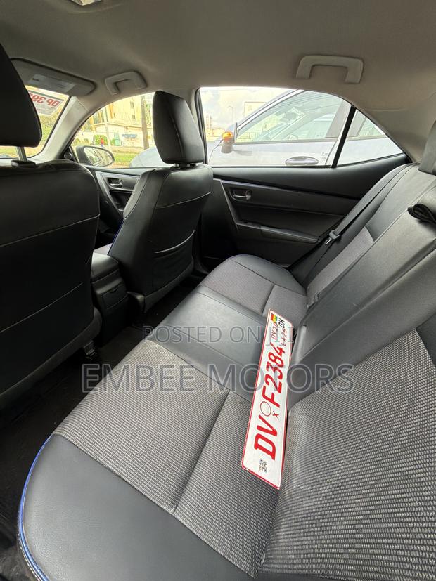 Toyota Corolla SE 4dr Sedan (1.8L 4cyl CVT) 2017 Black