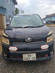Toyota Voxy SV Premium 2014 Black for sale