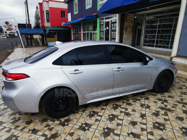 Toyota Corolla 2021 Silver