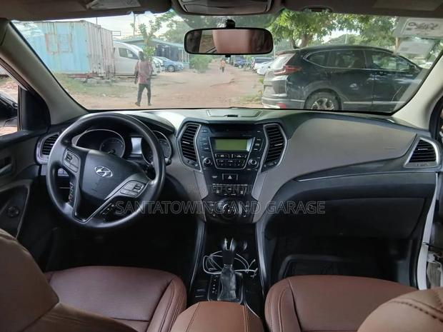 Hyundai Santa Fe 2016 White