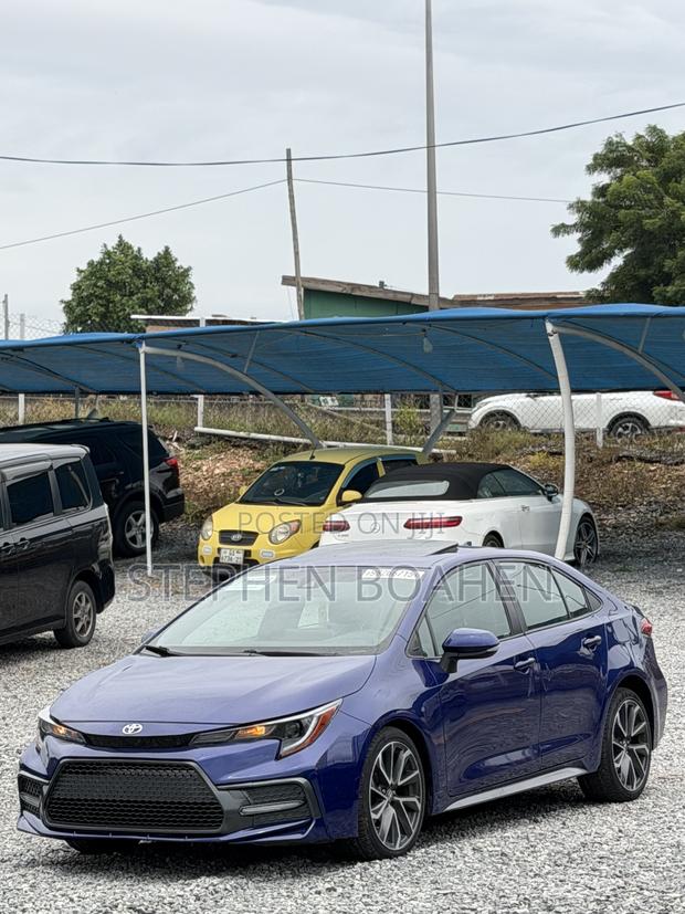 Toyota Corolla XSE 2021 Blue