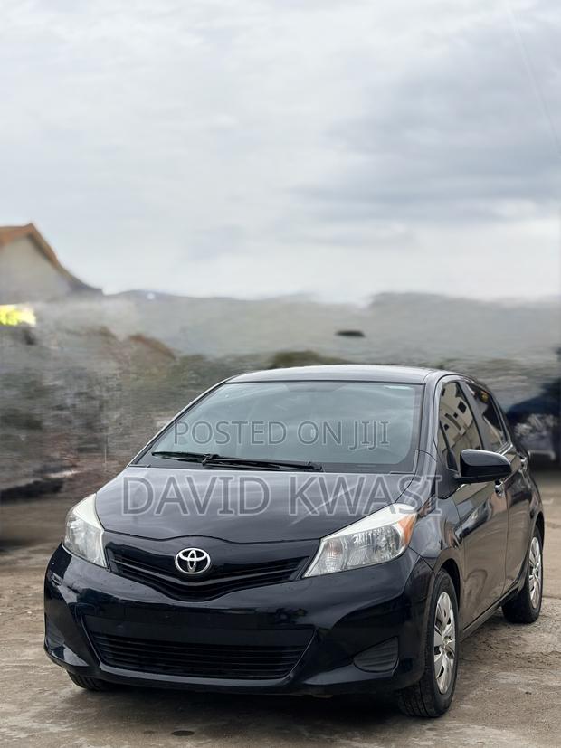 Toyota Yaris LE Hatchback 5dr 2012 Black