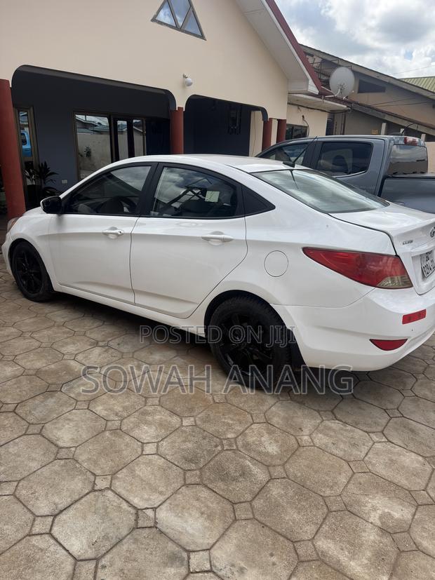 Hyundai Accent 2012 White