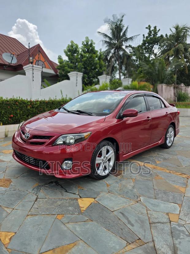 Toyota Corolla 2013 Red