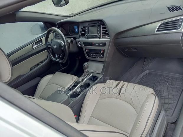 Hyundai Sonata SE 2016 Silver
