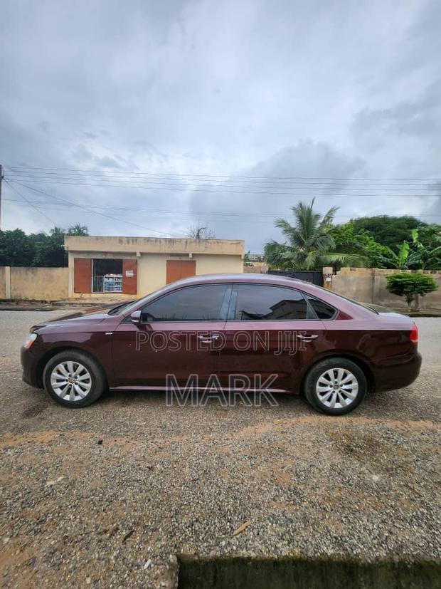 Volkswagen Passat 2014 Brown