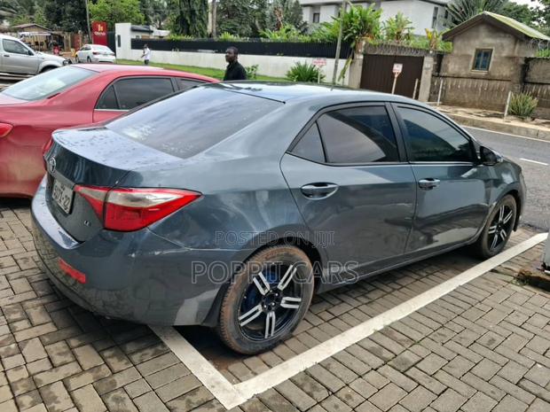 Toyota Corolla 2015 Gray