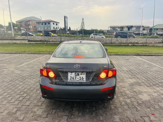 Toyota Corolla 2010 Gray