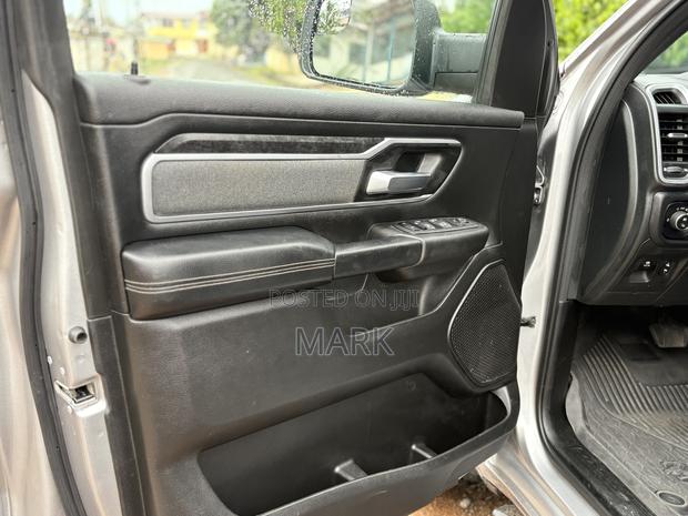 Dodge RAM 2022 Silver