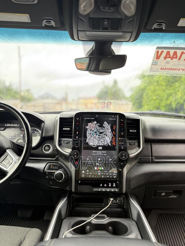 Dodge RAM 2022 Silver