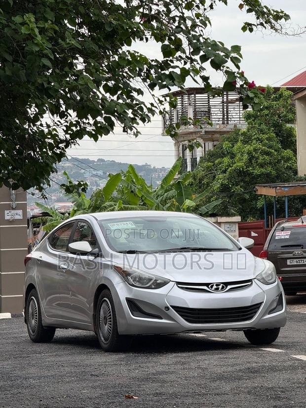 Hyundai Elantra SE Sedan FWD (1.8L 4cyl 6A) 2016 Gray