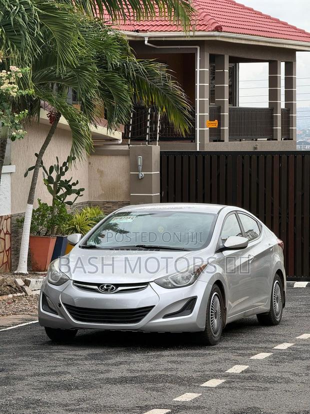 Hyundai Elantra SE Sedan FWD (1.8L 4cyl 6A) 2016 Gray