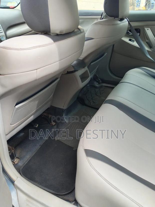 Toyota Camry LE 4dr Sedan (2.4L 4cyl 5A) 2009 Gray