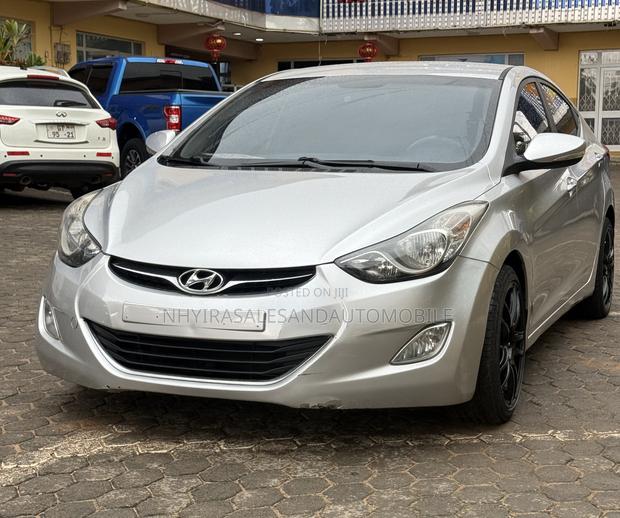 Hyundai Avante 2013 Silver