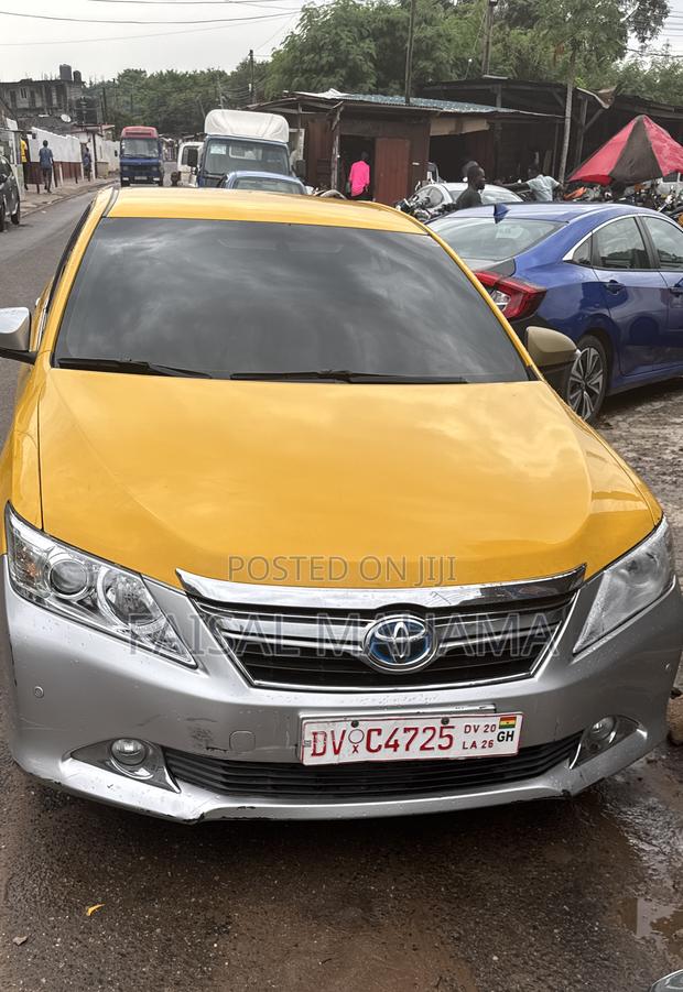 Toyota Camry 2014 Yellow