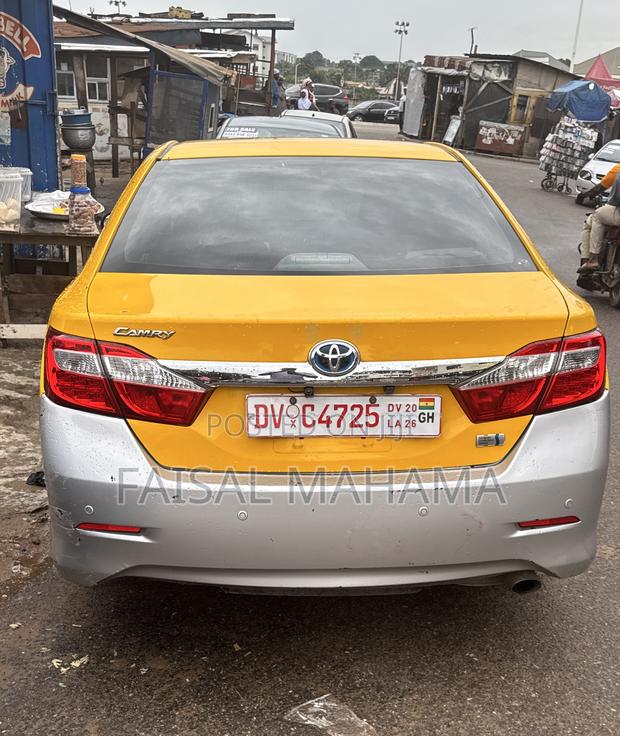 Toyota Camry 2014 Yellow