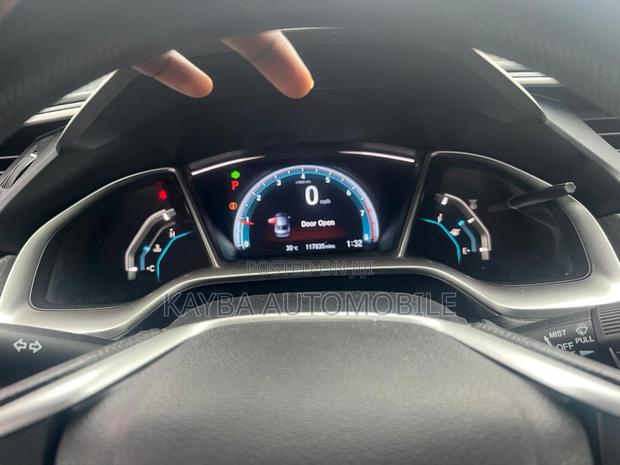 Honda Civic 2018 Red