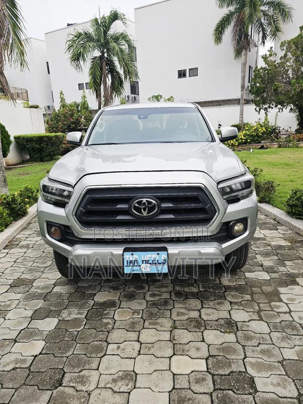 Toyota Tacoma 2022 Silver
