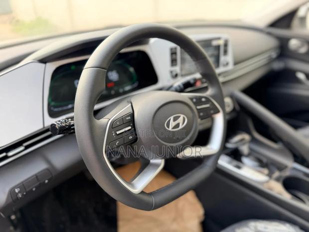 New Hyundai Elantra 2025 White