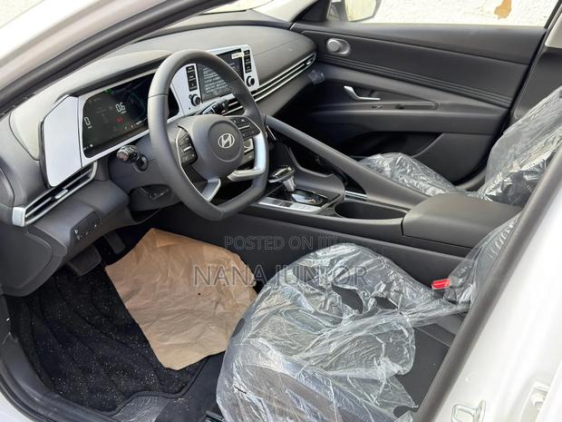 New Hyundai Elantra 2025 White