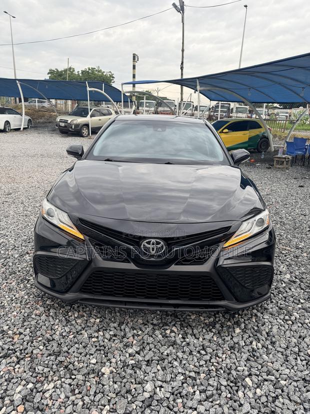 Toyota Camry XSE FWD (2.5L 4cyl 8AM) 2018 Black