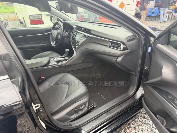 Toyota Camry XSE FWD (2.5L 4cyl 8AM) 2018 Black