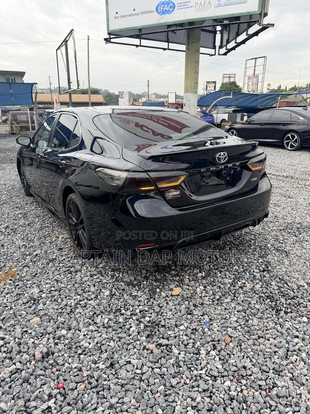 Toyota Camry XSE FWD (2.5L 4cyl 8AM) 2018 Black