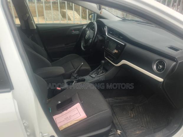 Toyota Corolla 2018 White