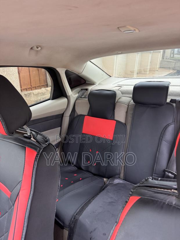 Ford Focus SE Sedan FWD (2.0L 4cyl 5M) 2012 Gray