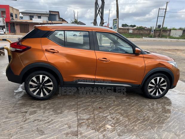 Nissan Kicks 2018 Orange