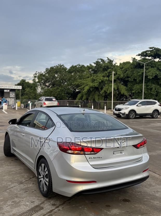 Hyundai Elantra Limited 2018 Silver