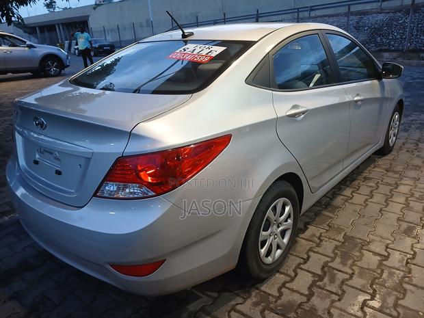 Hyundai Accent 2014 Silver