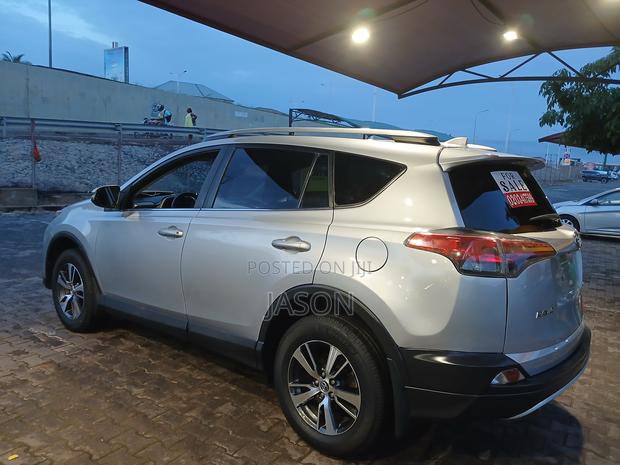 Toyota RAV4 2018 Silver