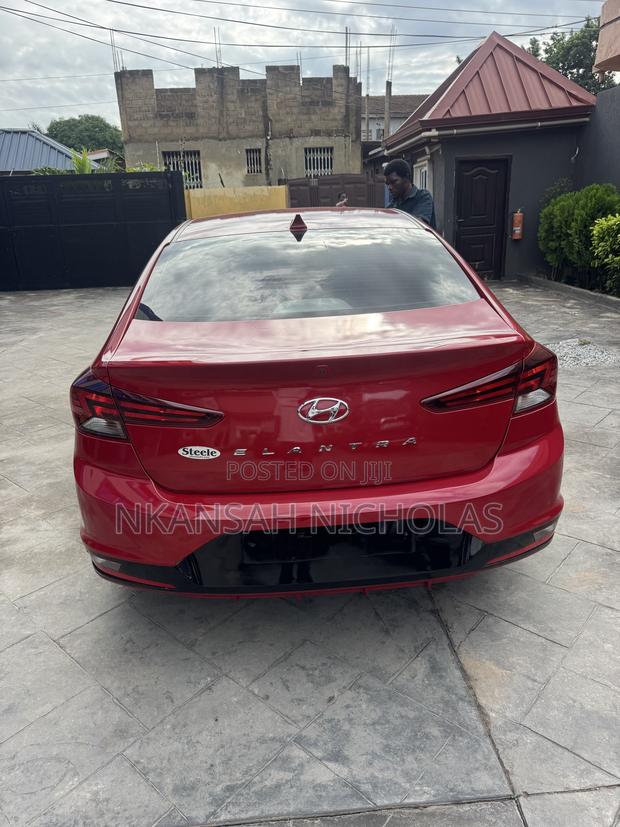 Hyundai Elantra SE 2019 Red