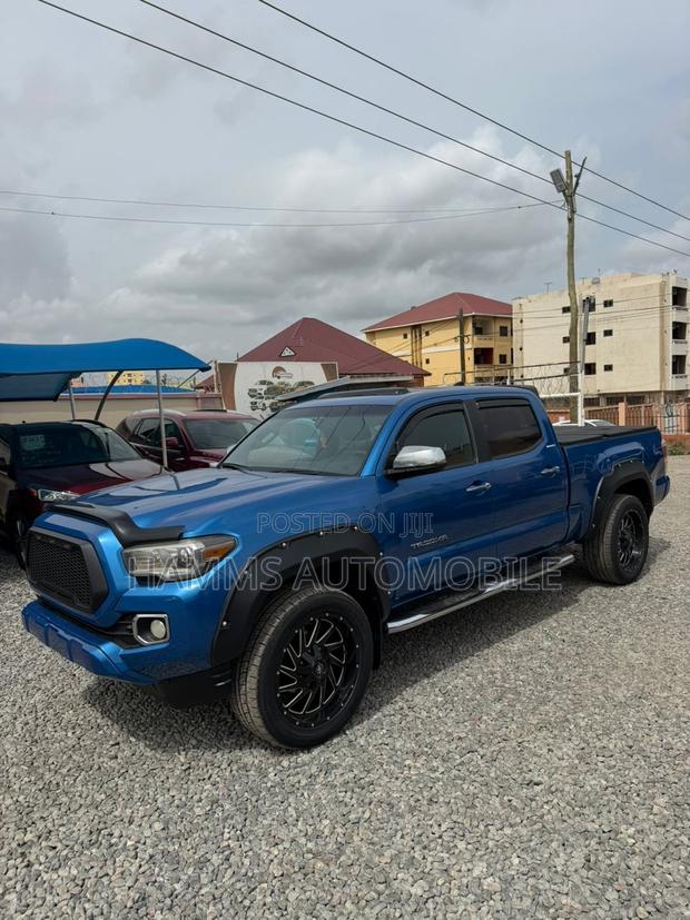 Toyota Tacoma 4dr Double Cab 2016 Blue