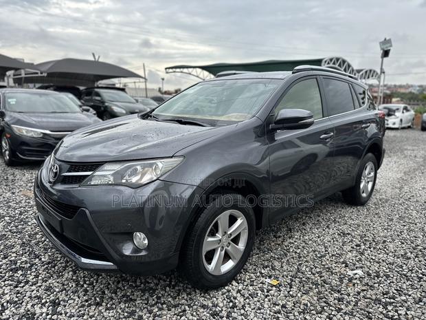 Toyota RAV4 LE 4dr SUV (2.5L 4cyl 6A) 2014 Gray