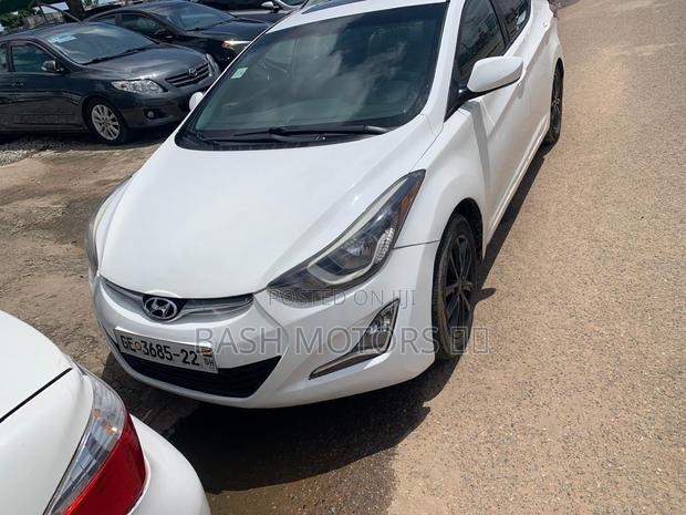 Hyundai Elantra SE Sedan FWD (1.8L 4cyl 6M) 2016 White