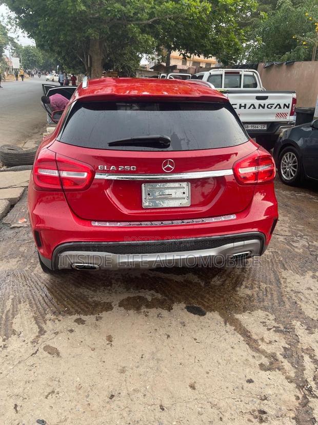 Mercedes-Benz GLA 250 2015 Red