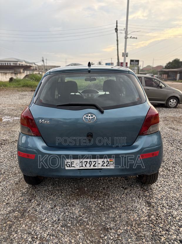Toyota Vitz 1.5 FWD 5dr 2010 Blue