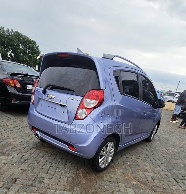 Chevrolet Spark 2LT 4dr Hatchback (1.2L 4cyl CVT) 2015 Purple