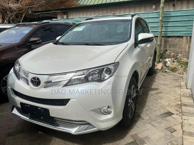 Toyota RAV4 2016 White
