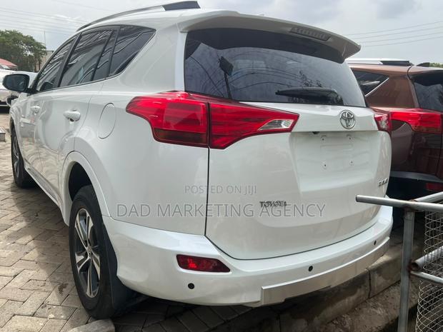 Toyota RAV4 2016 White