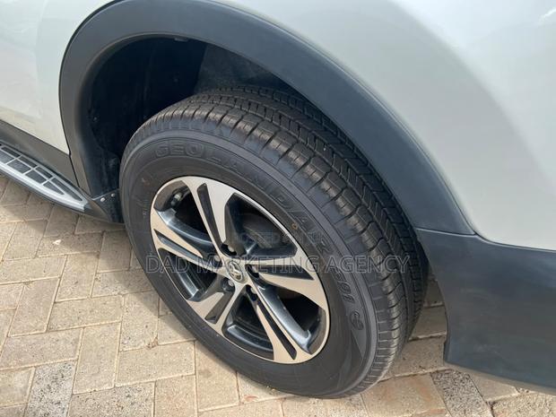 Toyota RAV4 2016 White