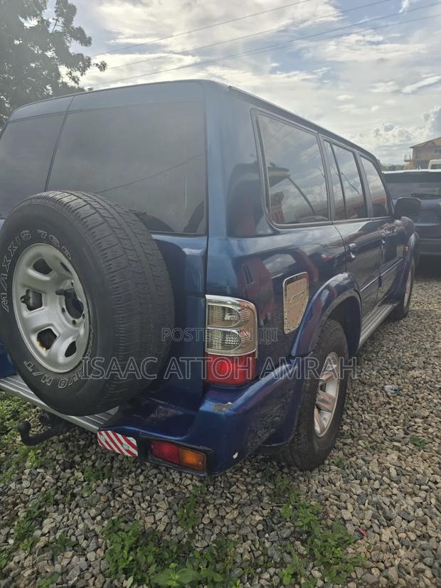 Nissan Patrol 2010 Blue
