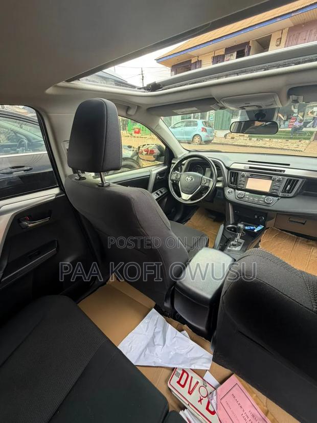 Toyota RAV4 XLE 4dr SUV (2.5L 4cyl 6A) 2018 Black