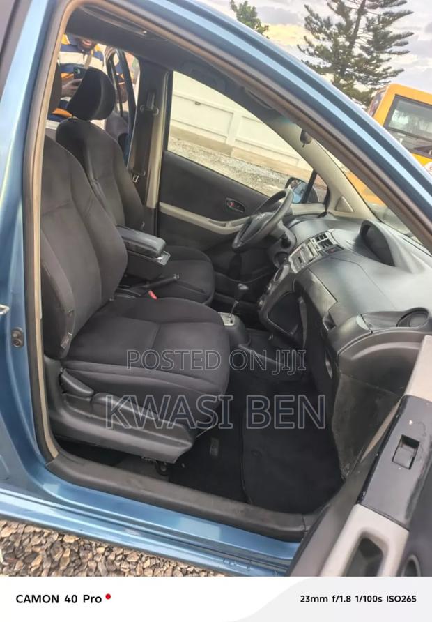 Toyota Vitz 2010 Gray