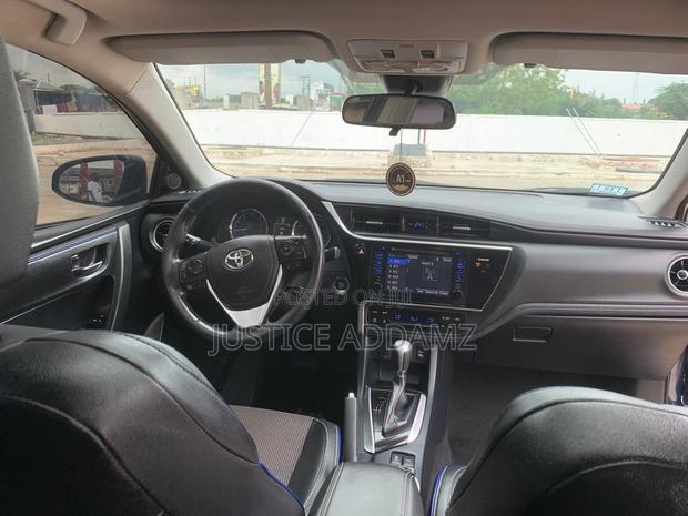 Toyota Corolla SE 4dr Sedan (1.8L 4cyl CVT) 2017